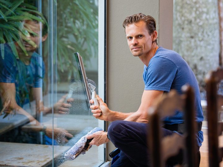 Things to do Before Hiring a Commercial Window Cleaner for your Office